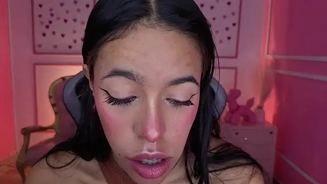 Snapshot of stephania_t chatting on 11/26/25, 12:38 stephania t online show from 11/26/25, 12:38