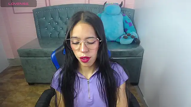 Snapshot of stephania_t chatting on 03/21/25, 10:39 stephania t online show from 03/21/25, 10:39