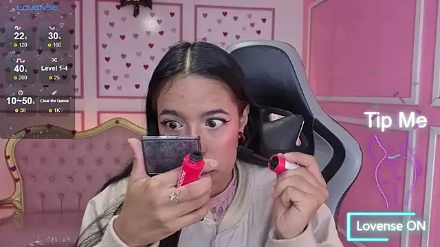 Snapshot of stephania_t chatting on 11/19/25, 12:49 stephania t online show from 11/19/25, 12:49