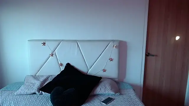 julz 03 online show from 11/29/25, 11:43