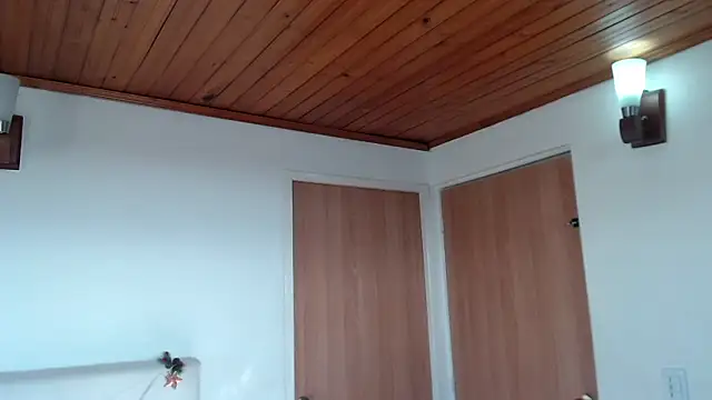 julz 03 online show from 11/30/25, 12:39