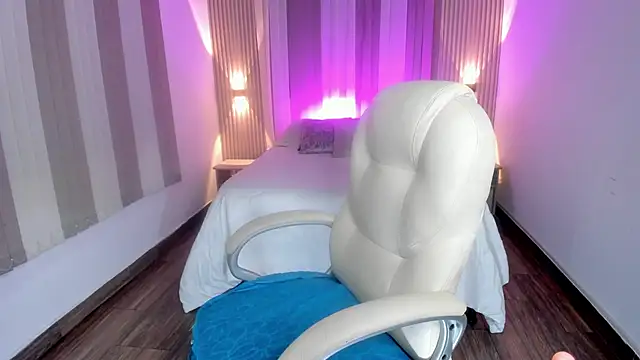 Snapshot of Kiim_Jonness chatting on 03/04/25, 06:58 Kiim Jonness online show from 03/04/25, 06:58