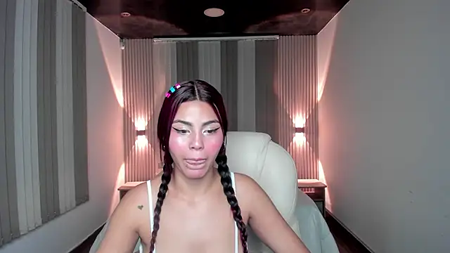 Snapshot of Kiim_Jonness chatting on 02/21/25, 03:23 Kiim Jonness online show from 02/21/25, 03:23