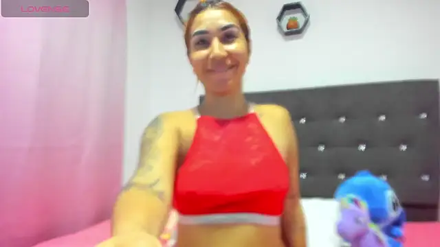 Snapshot of Alba_Grey chatting on 05/16/26, 12:53 Alba Grey online show from 05/16/26, 12:53