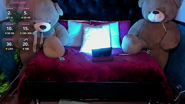 Snapshot of _Sophie__miller chatting on 02/11/25, 09:25 Sophie miller online show from 02/11/25, 09:25