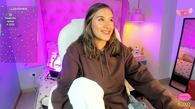  Sophie  miller online show from 11/20/25, 08:09