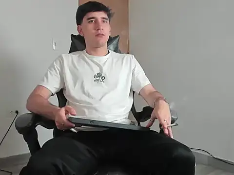 leo030809 online show from 04/04/26, 10:38