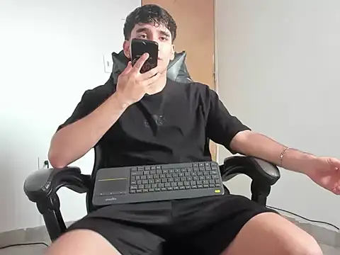 leo030809 online show from 04/08/26, 05:14