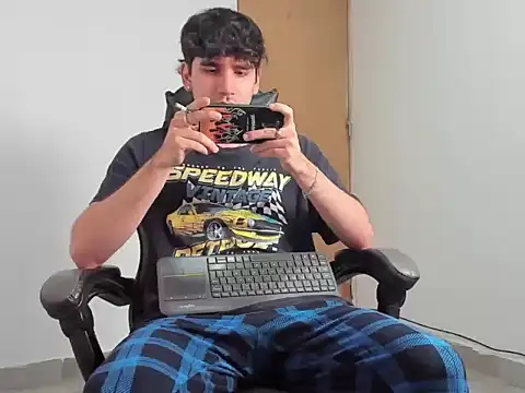 leo030809 online show from 04/04/26, 12:39