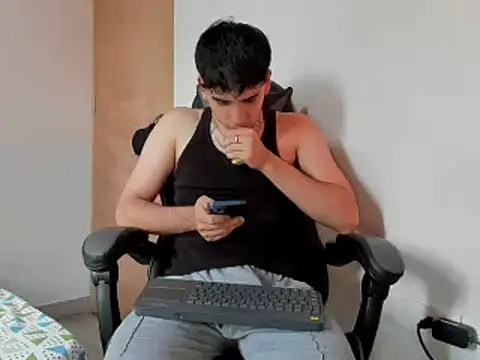 leo030809 online show from 12/23/24, 09:29