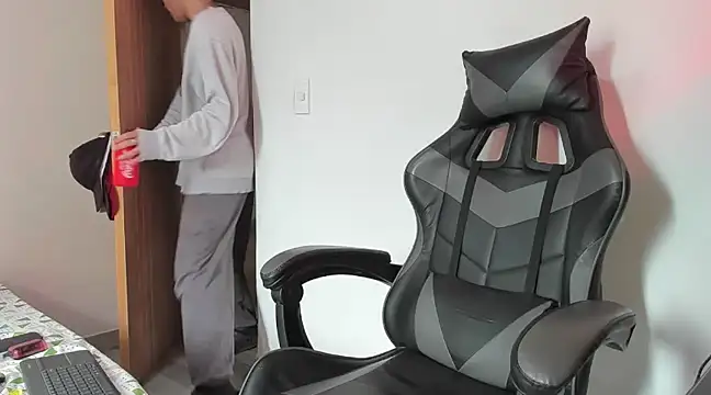 leo030809 online show from 03/14/25, 04:09