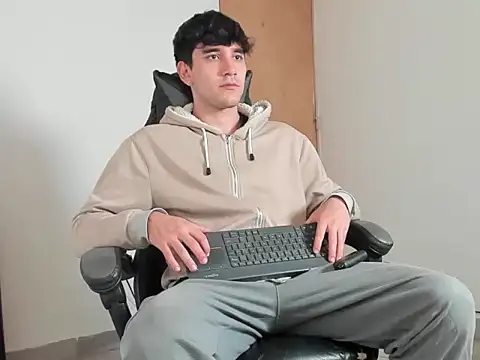 leo030809 online show from 03/24/26, 03:06