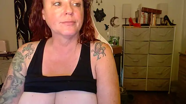 Snapshot of Nikkimastersgirl1091 chatting on 05/14/26, 01:35 Nikkimastersgirl1091 online show from 05/14/26, 01:35