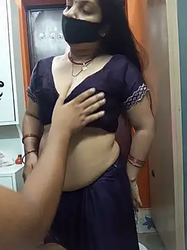 Snapshot of Manjudear chatting on 07/12/26, 05:47 Manjudear online show from 07/12/26, 05:47