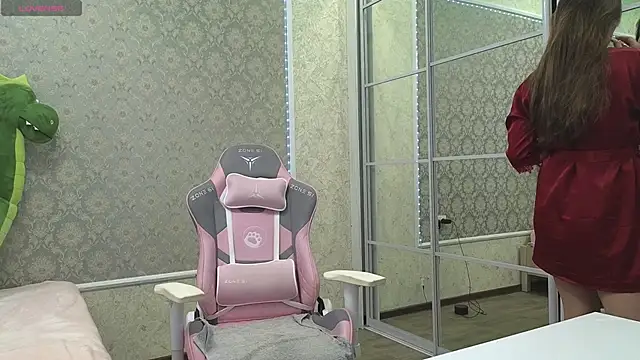 -DIVORA- online show from 09/29/25, 10:22