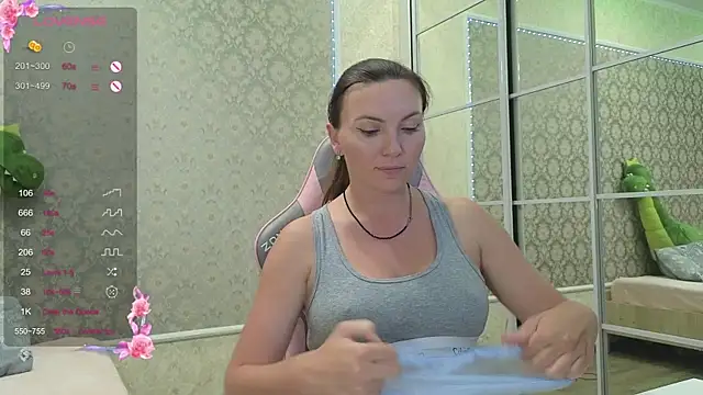 -DIVORA- online show from 10/08/25, 03:02