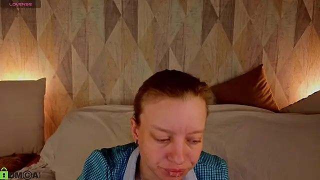 Snapshot of Michelle_Blond chatting on 06/11/26, 01:05 Michelle Blond online show from 06/11/26, 01:05