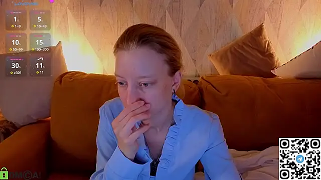 Snapshot of Michelle_Blond chatting on 06/22/26, 01:11 Michelle Blond online show from 06/22/26, 01:11