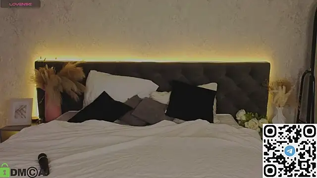 Michelle Blond online show from 04/22/26, 01:12