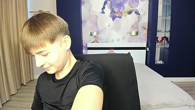 EmiliaYours online show from 09/30/25, 12:33