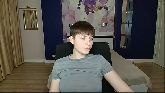 EmiliaYours online show from 01/11/26, 03:08