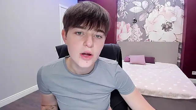 EmiliaYours online show from 09/15/25, 03:12