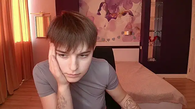 EmiliaYours online show from 10/12/25, 01:23