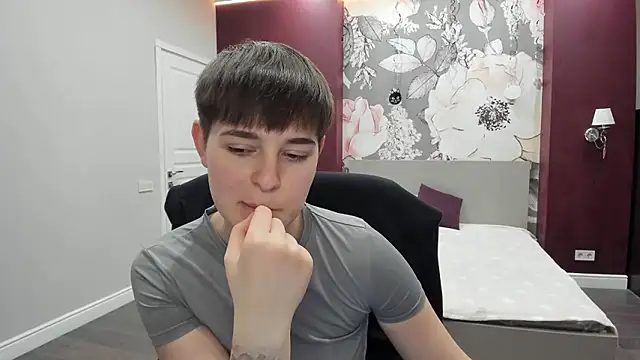 EmiliaYours online show from 01/10/26, 03:07