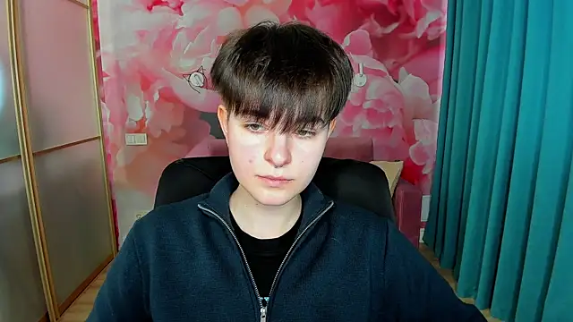 EmiliaYours online show from 02/21/25, 01:00