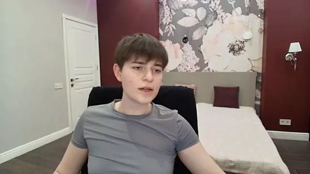 EmiliaYours online show from 04/05/26, 02:46