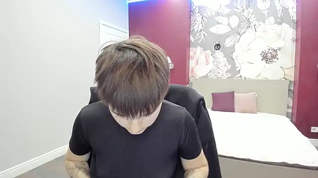 EmiliaYours online show from 12/01/25, 03:13