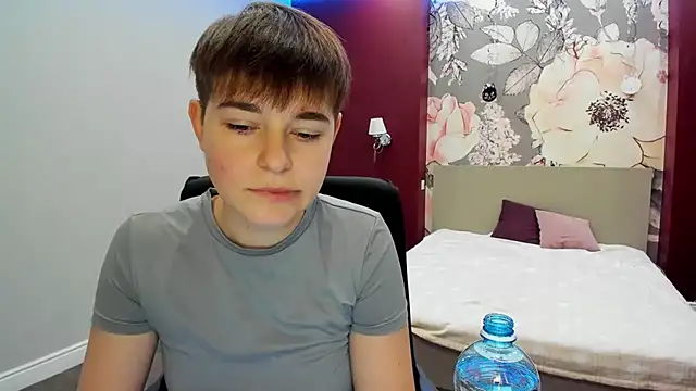 EmiliaYours online show from 10/11/25, 01:34