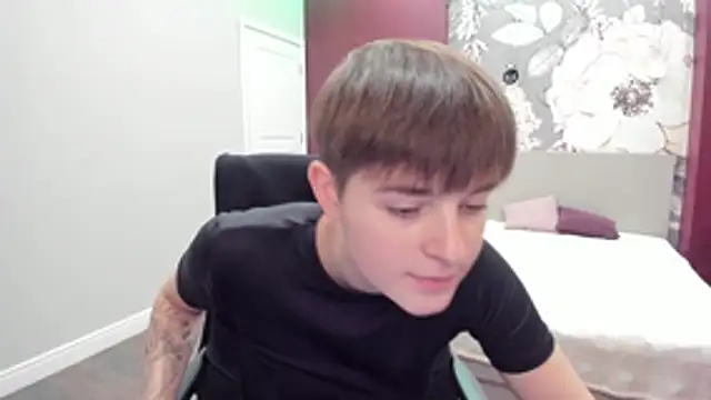 EmiliaYours online show from 11/10/25, 02:55