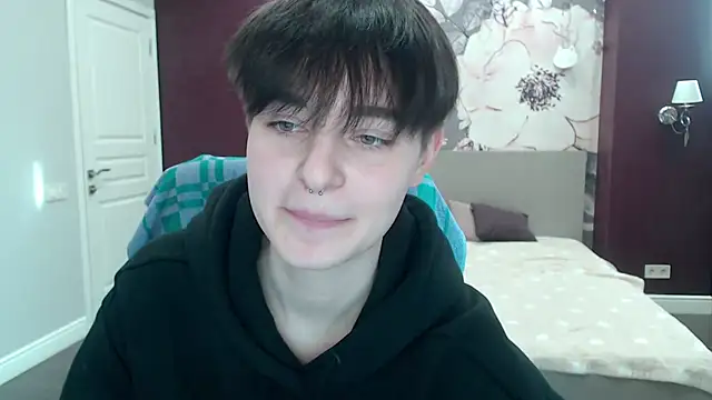 EmiliaYours online show from 03/18/25, 02:06