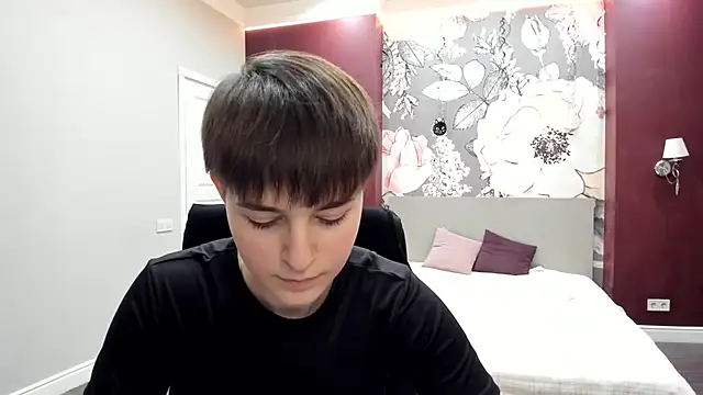 EmiliaYours online show from 02/09/26, 03:43