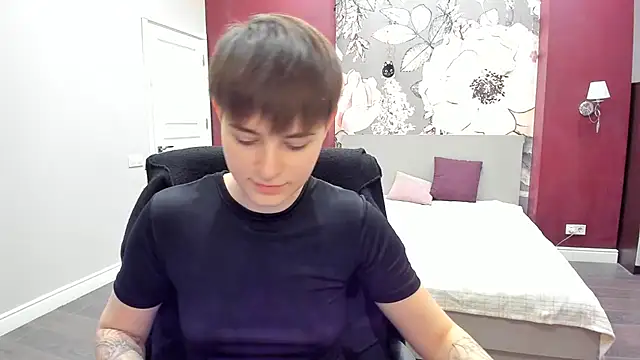 EmiliaYours online show from 02/10/26, 03:22