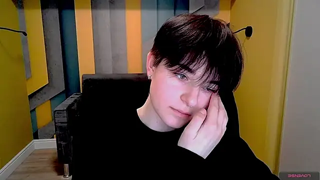 EmiliaYours online show from 02/17/25, 01:33