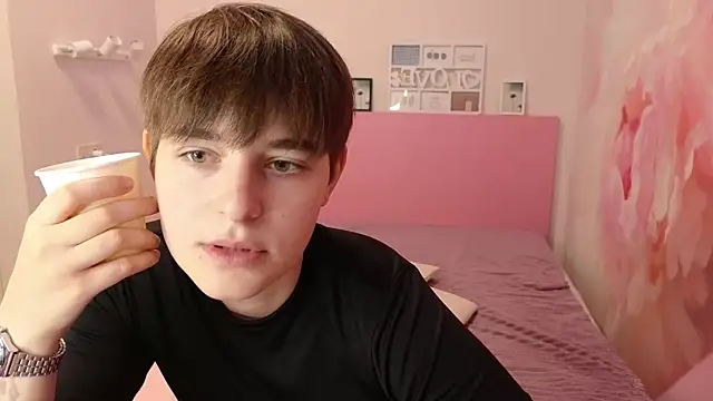 EmiliaYours online show from 09/20/25, 02:33