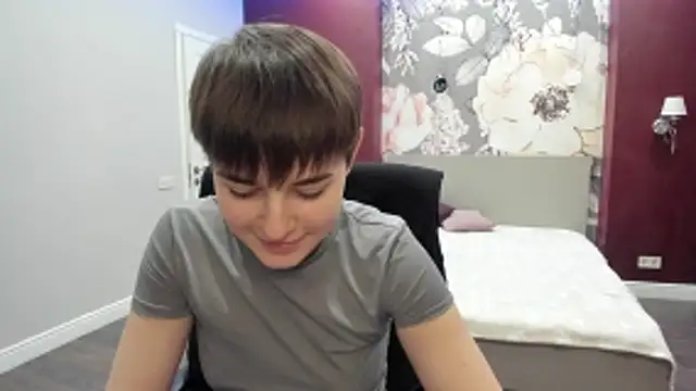 EmiliaYours online show from 12/18/25, 03:27