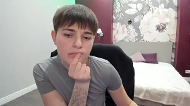 EmiliaYours online show from 11/08/25, 02:31