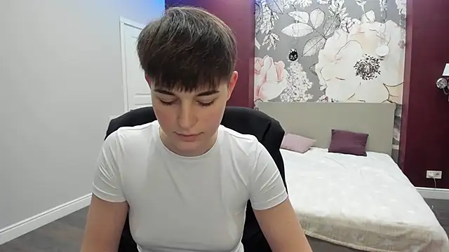 EmiliaYours online show from 10/25/25, 07:14