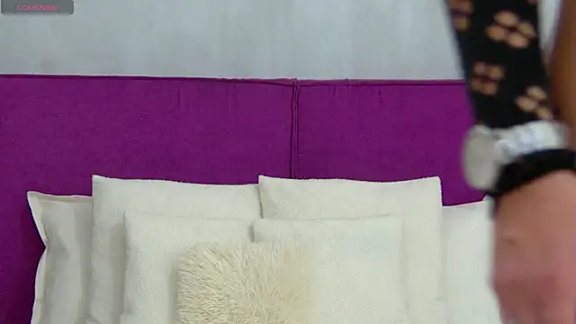 Snapshot of CelineHuddson chatting on 11/06/25, 09:52 CelineHuddson online show from 11/06/25, 09:52