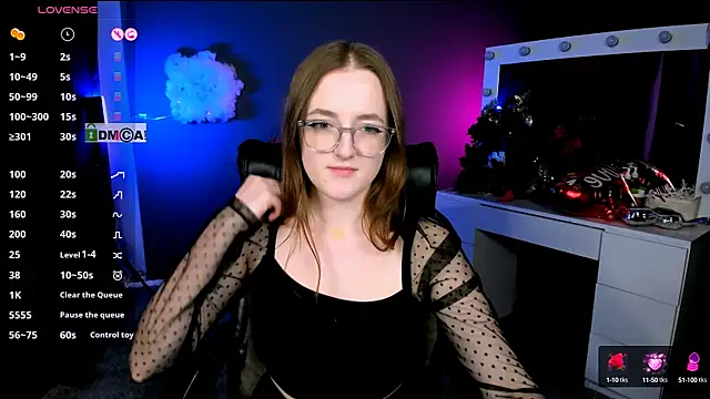 luna berryy online show from 02/17/25, 11:11
