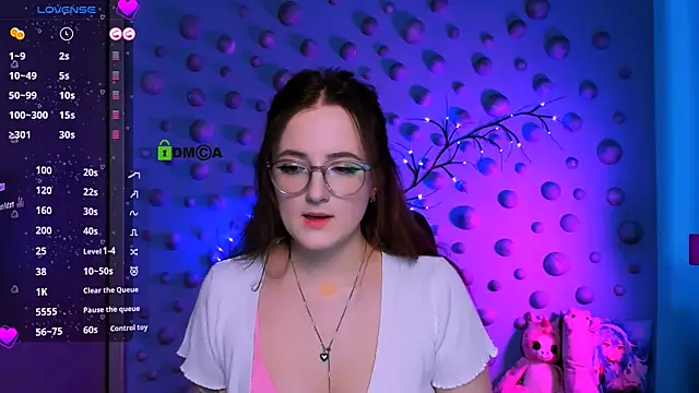 luna berryy online show from 12/19/25, 08:22