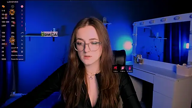 luna berryy online show from 03/14/25, 09:32