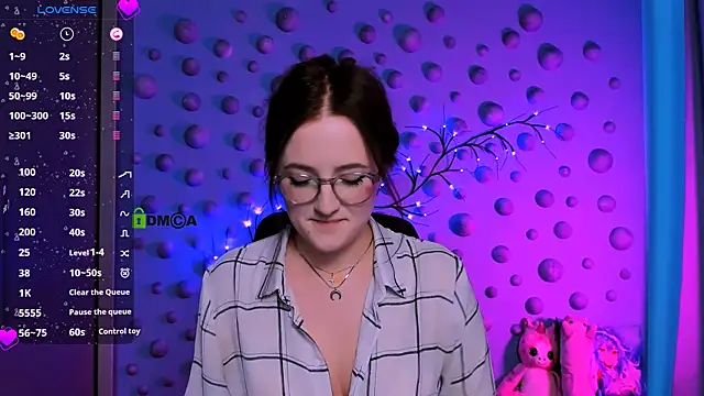 Snapshot of luna_berryy chatting on 12/20/25, 08:12 luna berryy online show from 12/20/25, 08:12