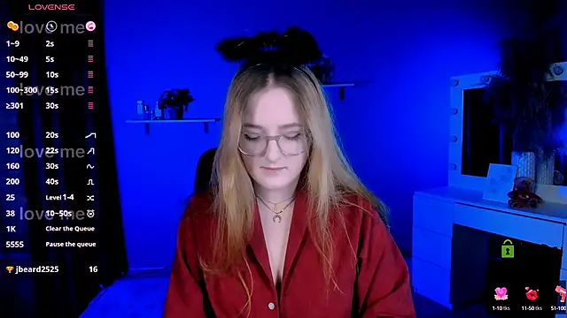 luna berryy online show from 10/02/25, 07:50