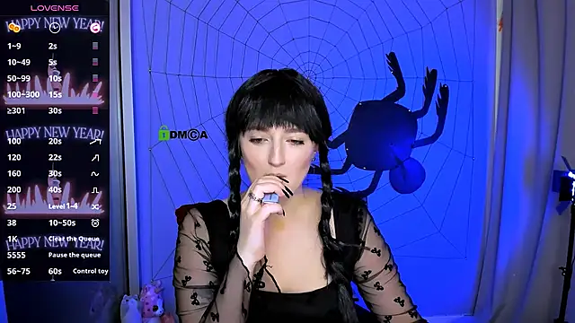 luna berryy online show from 10/24/25, 07:46