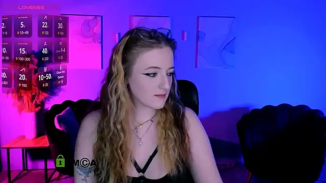 luna berryy online show from 04/07/26, 07:26