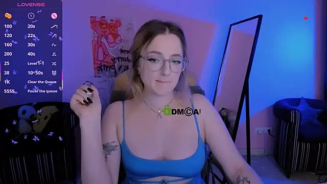 luna berryy online show from 10/04/25, 07:15